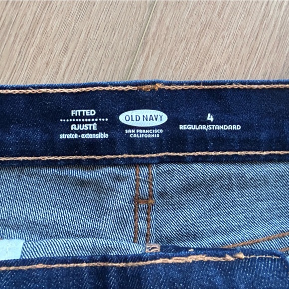 Old Navy dark denim high waisted cuffed shorts Size 4 - Picture 2 of 5